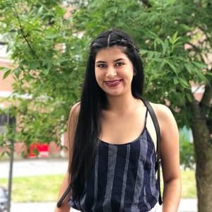 Meet your Posher, Daniela